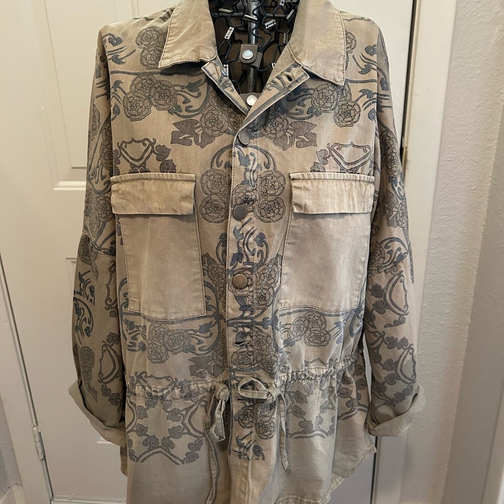 Easel Patterned Jacket Top